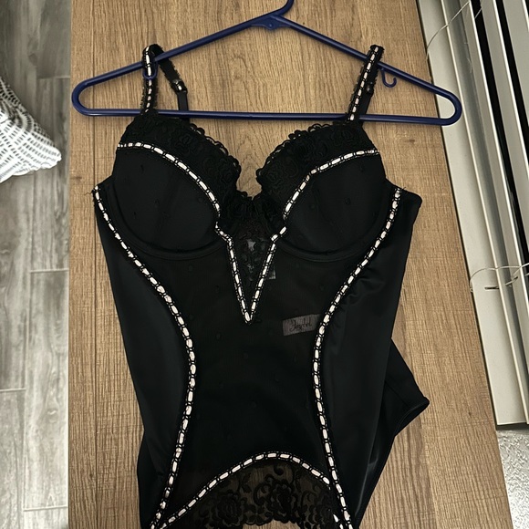 Other - Elegant Black Corset